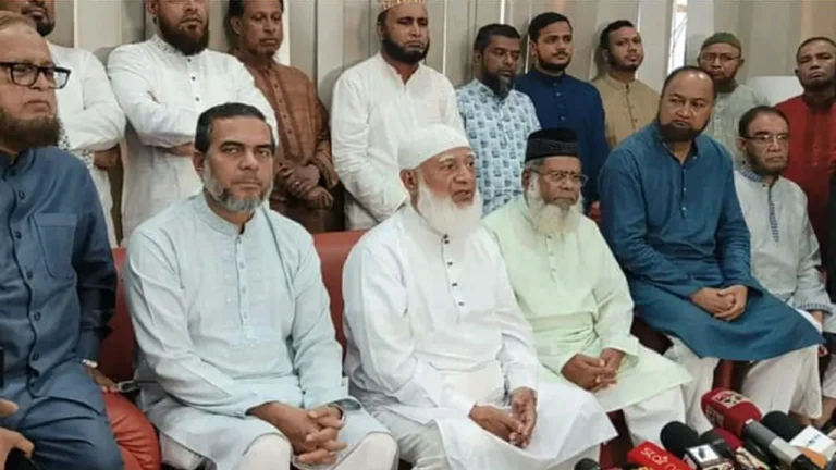 নির্বাচনে জামায়াত কোনো জোট গঠন করবে না : ডা. শফিকুর রহমান নির্বাচনে জামায়াত কোনো জোট গঠন করবে না ডা শফিকুর রহমান