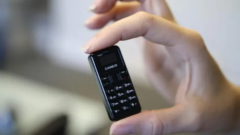 মাত্র ১৩ গ্রাম ওজনে বিশ্বের সবচেয়ে ছোট ফোন মাত্র ১৩ গ্রাম ওজনে বিশ্বের সবচেয়ে ছোট ফোন | Dhaka Headline | ঢাকা হেডলাইন